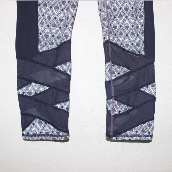Women’s Athleta Mantra Mosaic Mesh Cropped High Rise Activewear Leggings Small - Picture 5 of 13